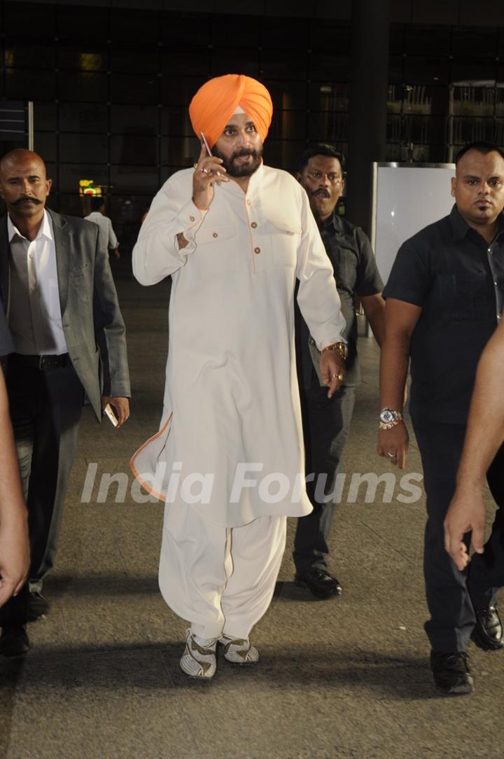 Airport Diaries: Navjot Singh Siddhu!