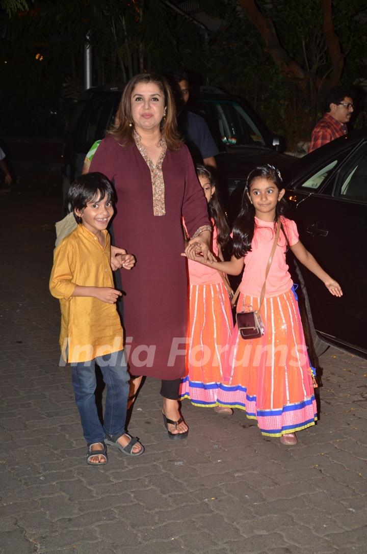 Farah Khan with kids at Anil Kapoor's Ganesh Chaturthi Celebrations!