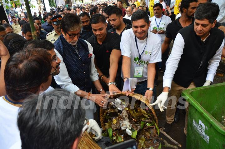 Amitabh Bachchan and CM participate in NDTV Maha Cleanathon campaign