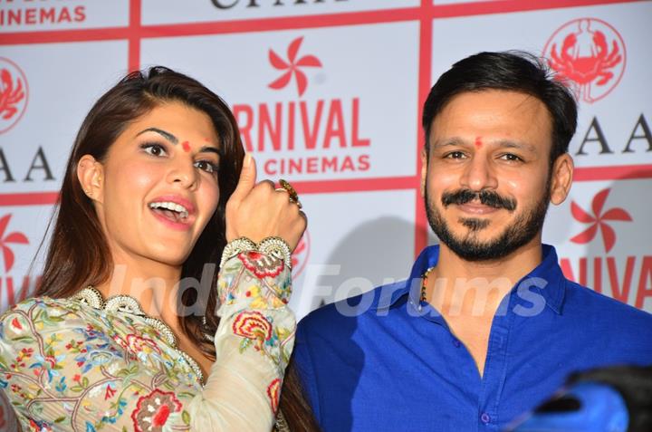 Vivek Oberoi and Jacqueline Fernandes at Celebrates Birthday with NGO Kids