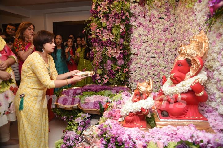 Salman's Sister Shweta Rohira at Salman Khan's Ganesh Utsav 2016