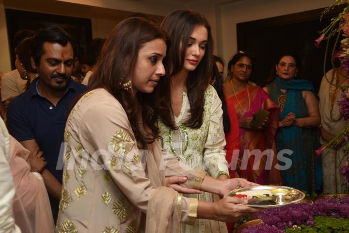 Amy Jackson and Nawazuddin Siddiqui at Salman Khan's Ganesh Utsav 2016