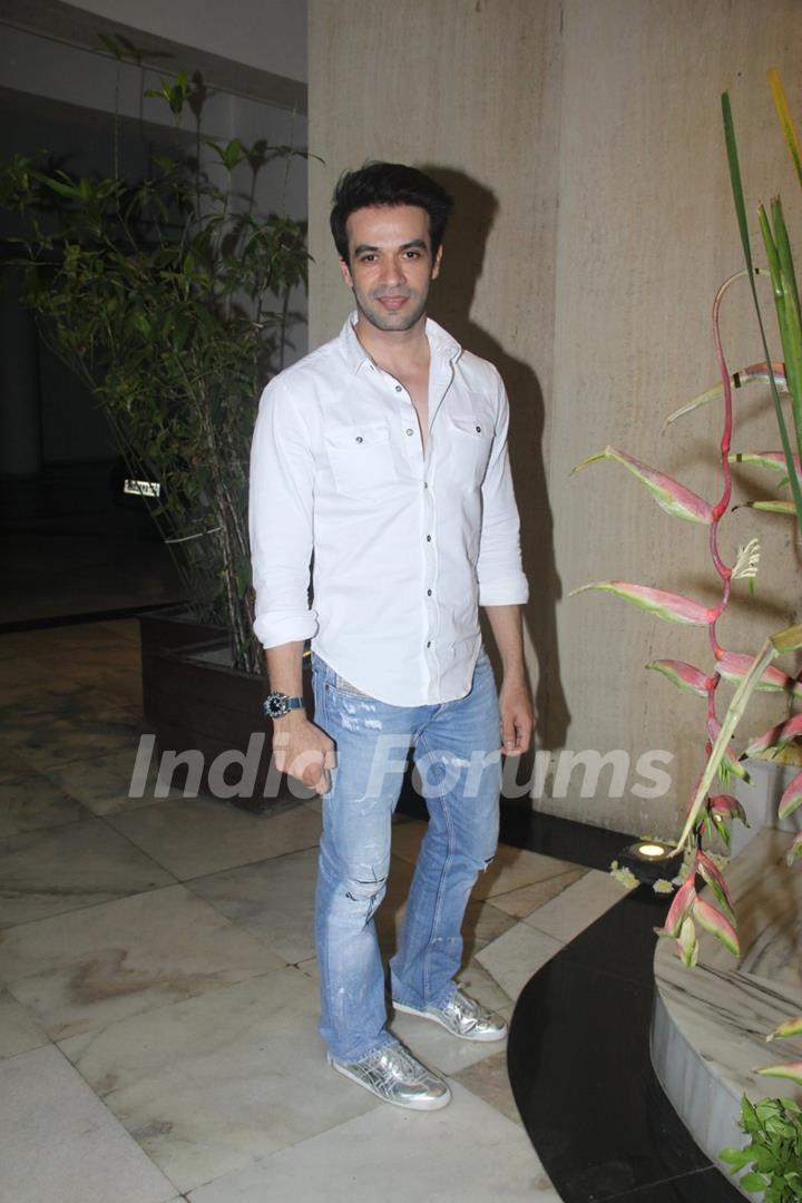 Celebs snapped at Manish Malhotra's house