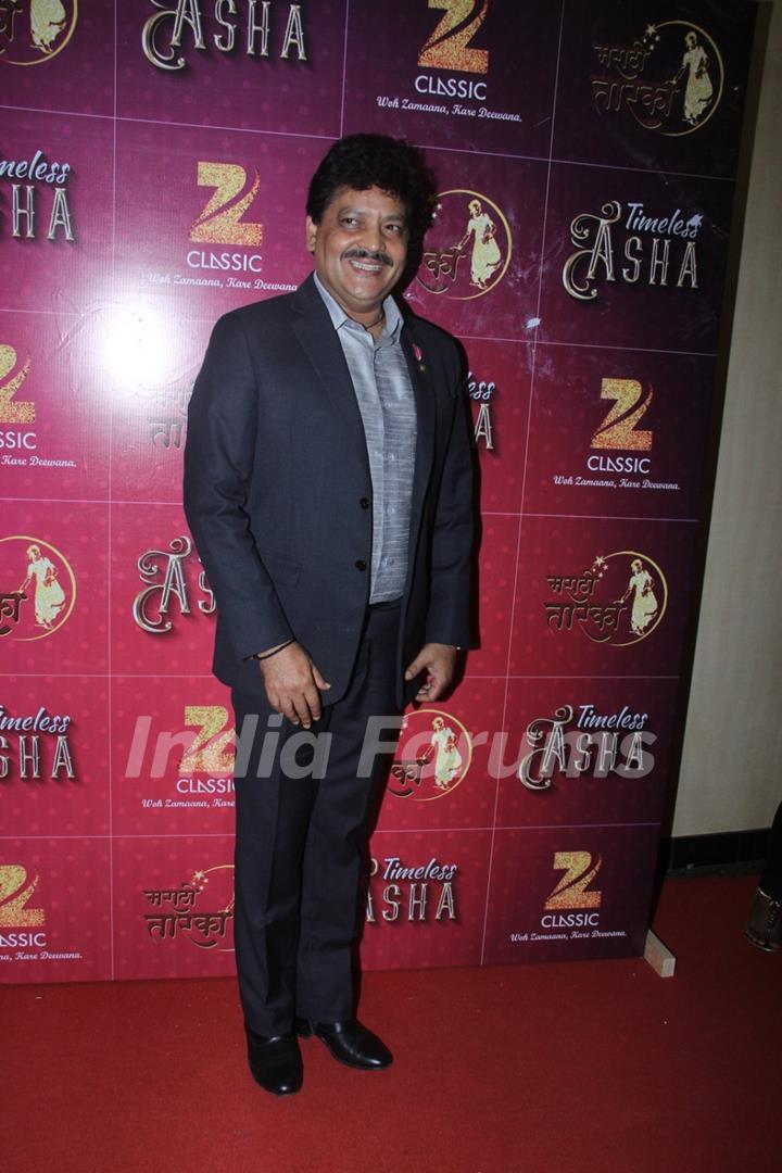 Udit Narayan at Birthday Bash of Asha Bhosle