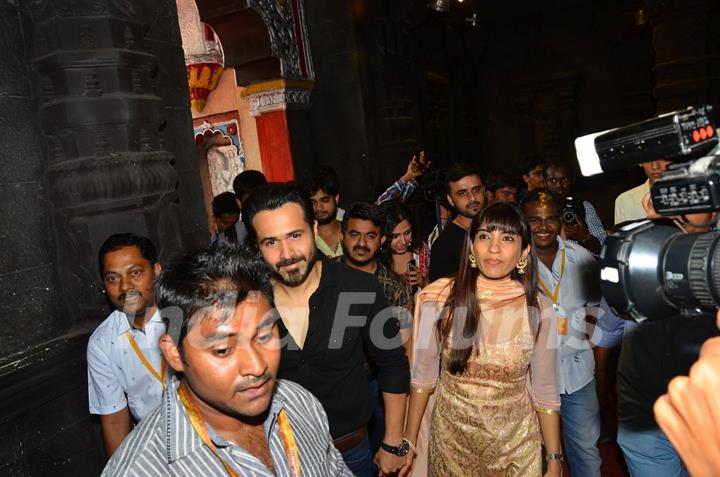 Emraan Hashmi visits Ganesh Galli with his wife