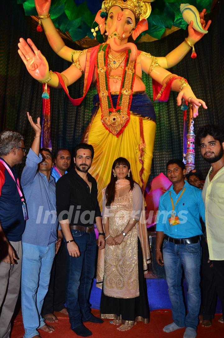 Emraan Hashmi visits Ganesh Galli with his wife