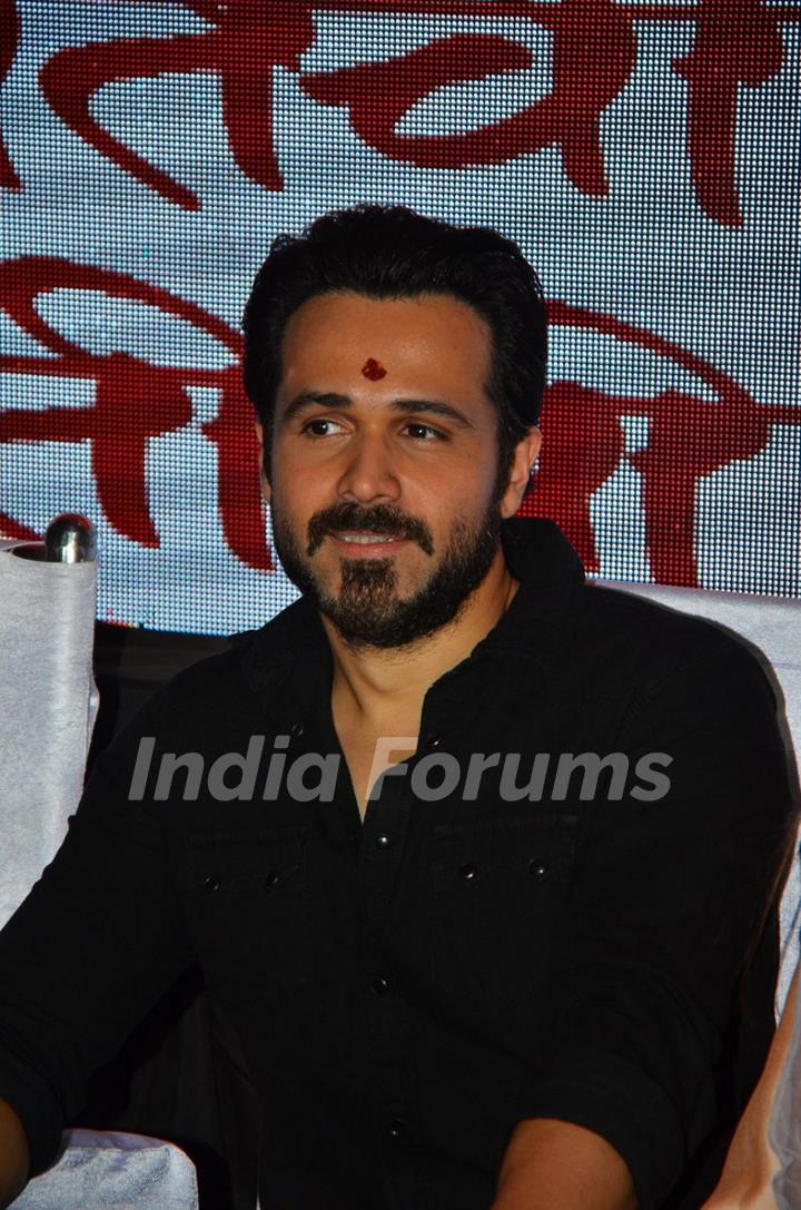 Emraan Hashmi visits Ganesh Galli with his wife