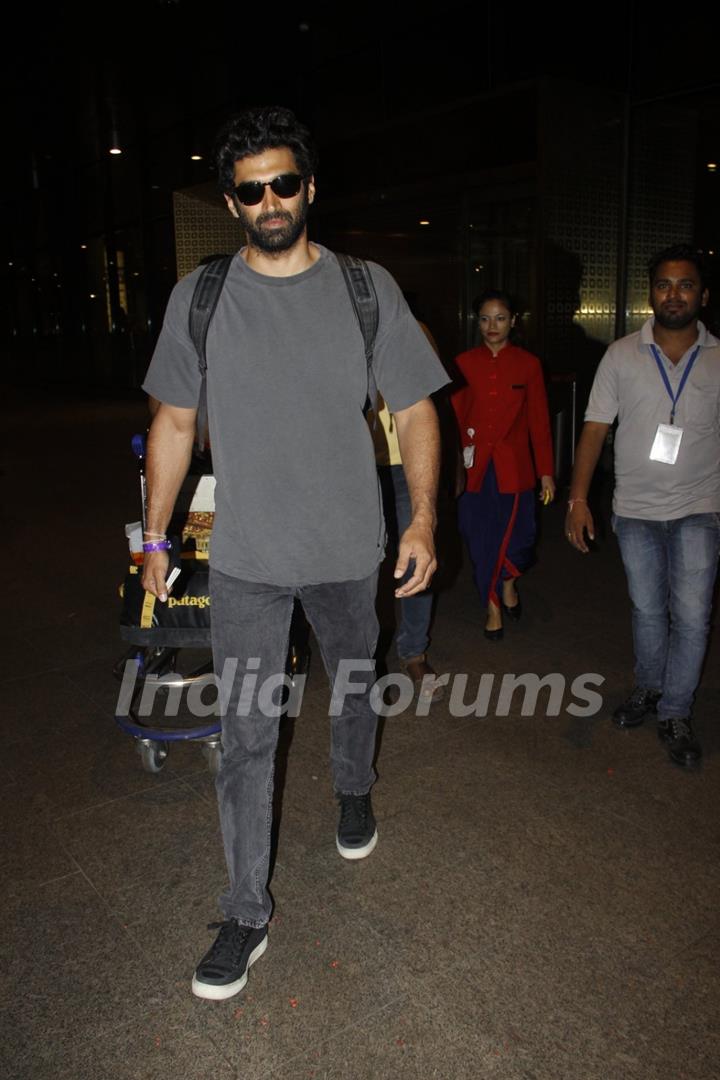 Aditya Roy Kapur snapped at Airport