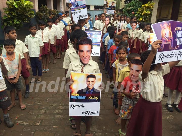 Akshay Kumar's fans celebrate his Birthday