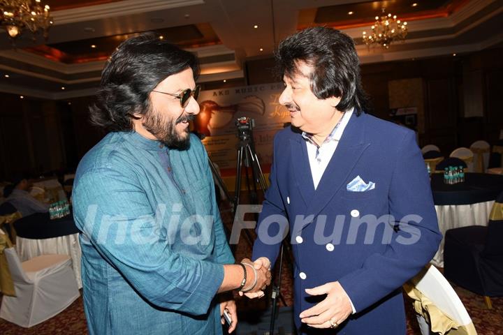 Pankaj Udhas and Roop Kumar Rathod at Launch of Album 'Yeh Ishq Hai'