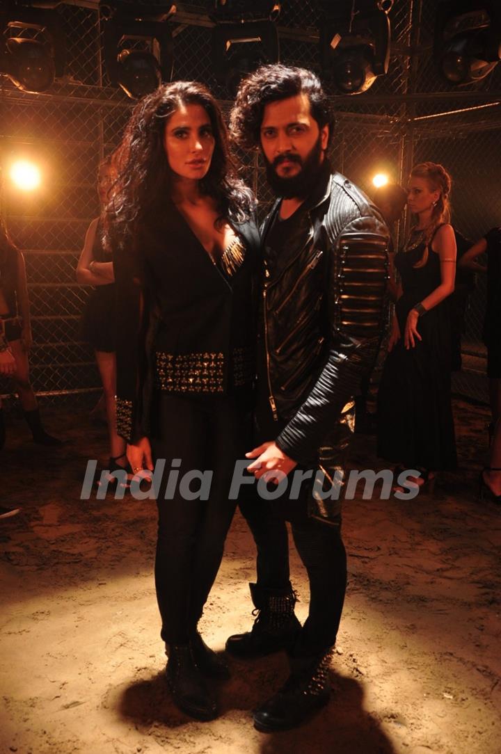 Riteish Deshmukh-Nargis Fakri Shoot for Song in BANJO