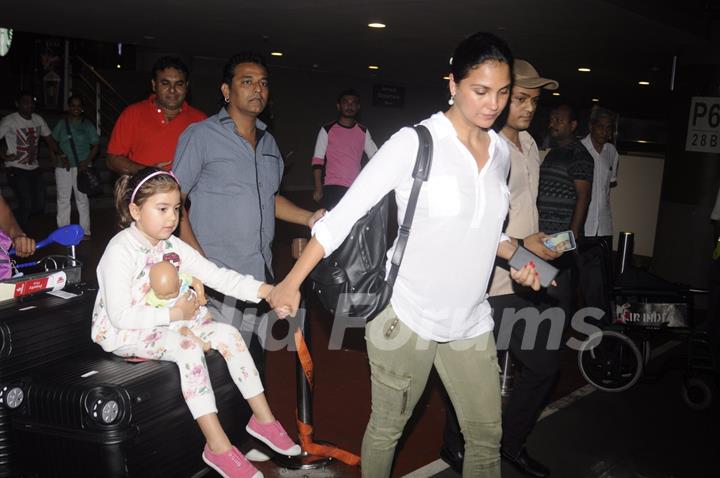 Airport Stories: Lara Dutta!