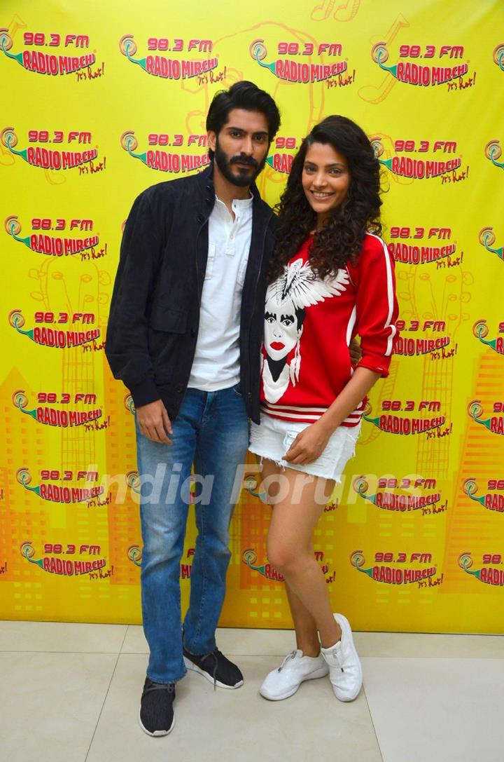 Harshvardhan Kapoor and Saiyami Kher Promotes 'Mirzya' at radio mirchi