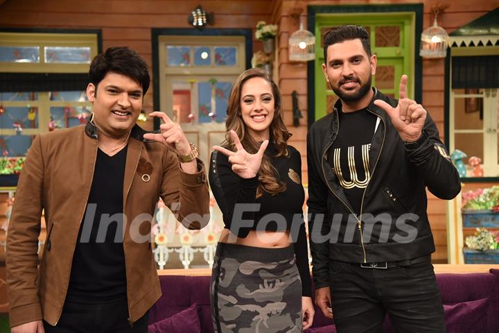 Yuvraj Singh and Hazel Keech visit on sets of 'The Kapil Sharma Show'