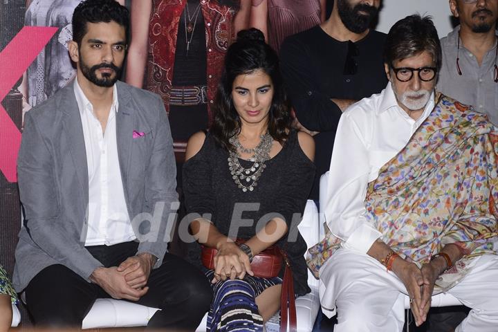 Kirti Kulhari, Amitabh Bachchan and Angad Bedi at Success meet of 'Pink'