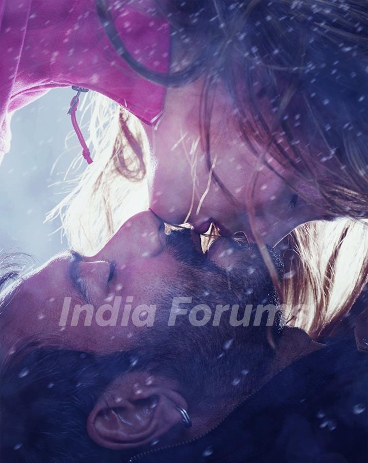 Darkhaast, the romantic track from Shivaay starring Ajay Devgn and Erika Kaar