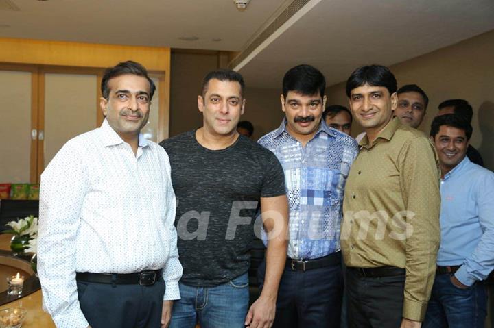 Salman Khan announced brand ambassador for Yellow diamond chips