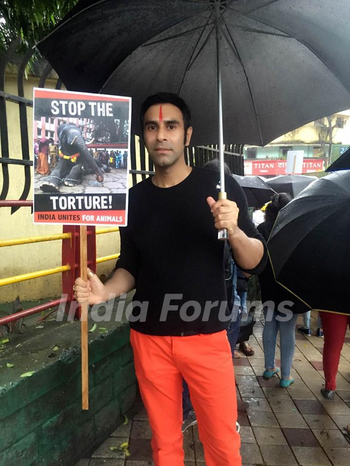 Sandip Soparrkar come out to support India Unites for Animals