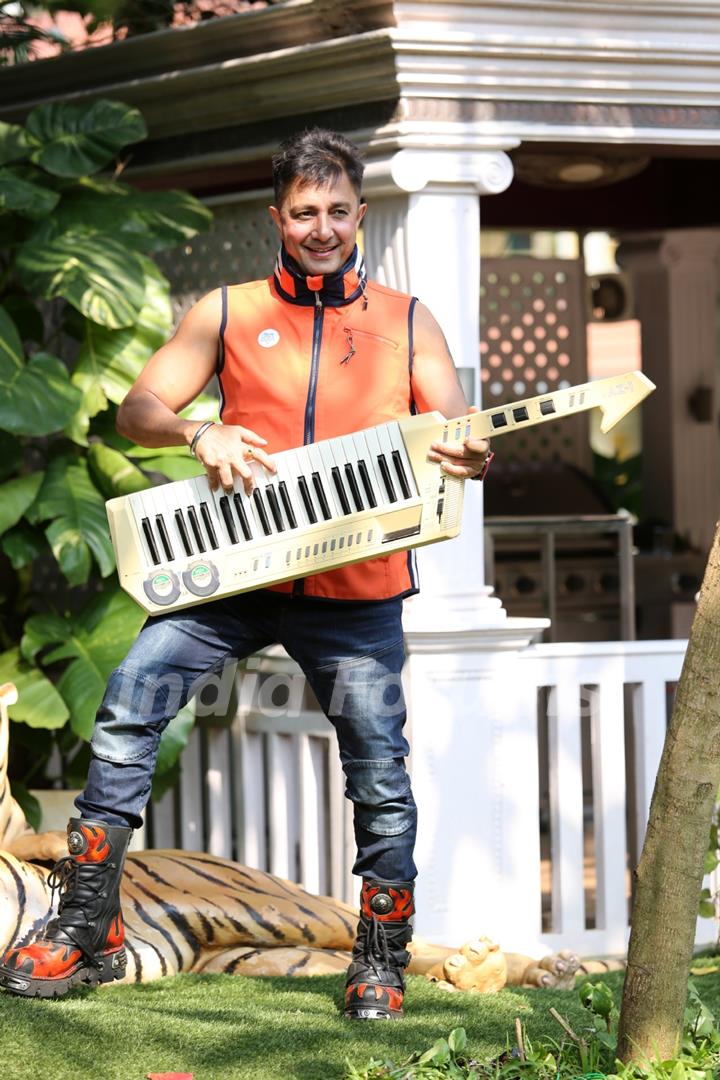 Sukhwinder Singh's story along with his quote