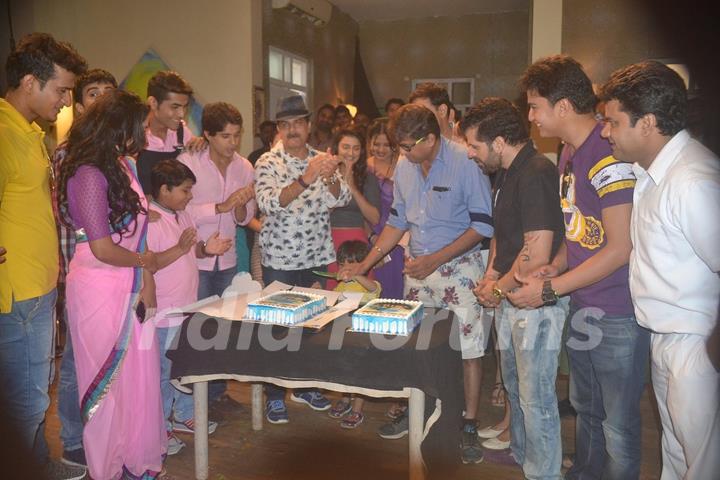 Badi Door Se Aaye Hain completes 600 episodes