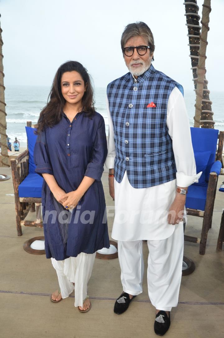 Amitabh Bachchan and Tisca Chopra at NDTV Dettol Banega Swachh India event