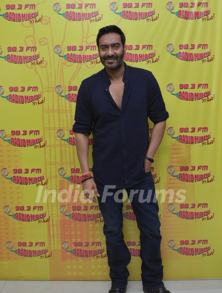 Ajay Devgan promotes 'Shivaay' at Radio Mirchi