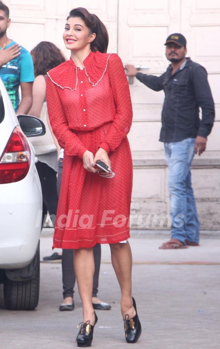 Jacqueline Fernandez Snapped at Mehboob Studio!