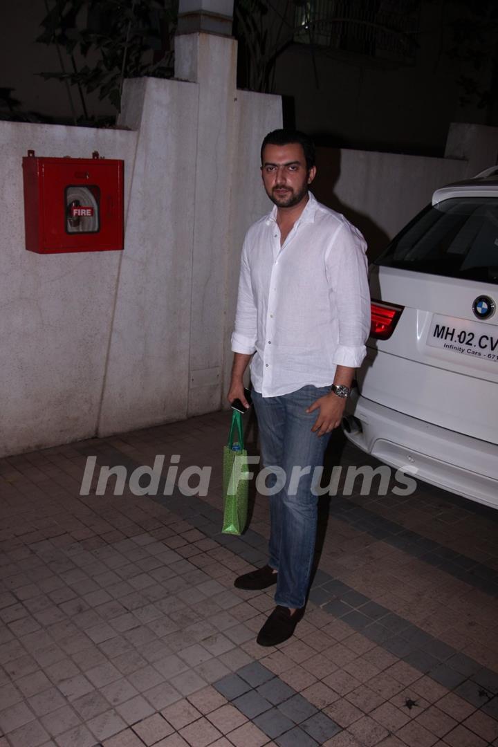 Celebs attend Madhur Bhandarkar's bash