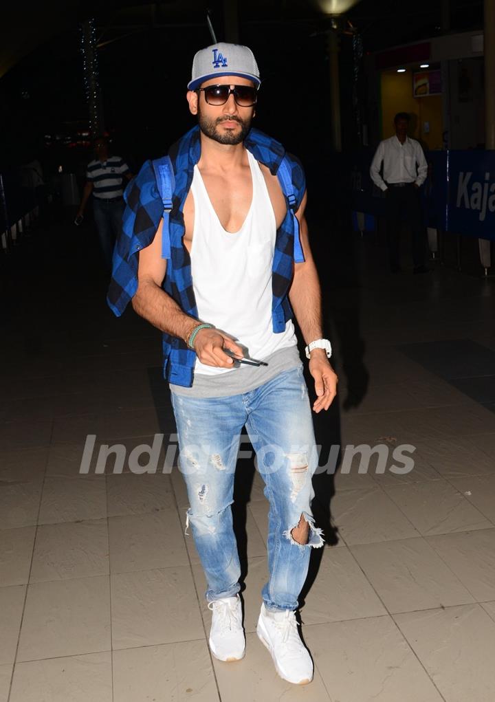 Airport Diaries!