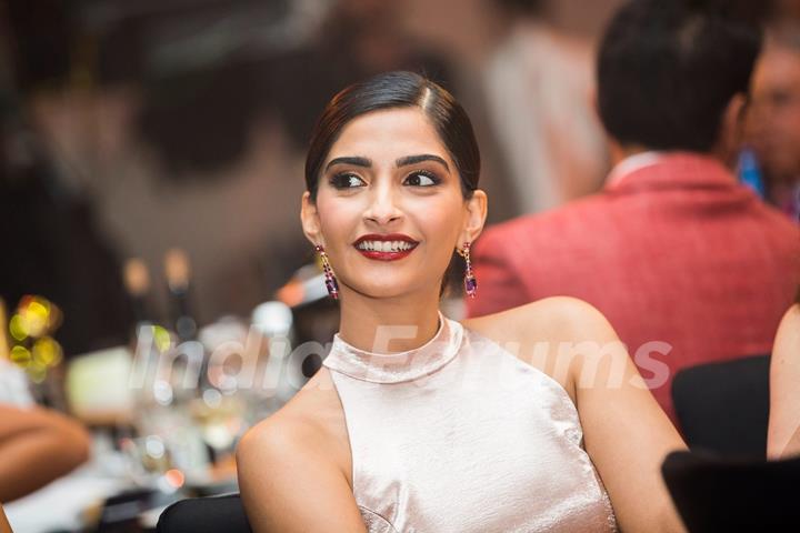 Sonam Kapoor at Masala! Awards 2016