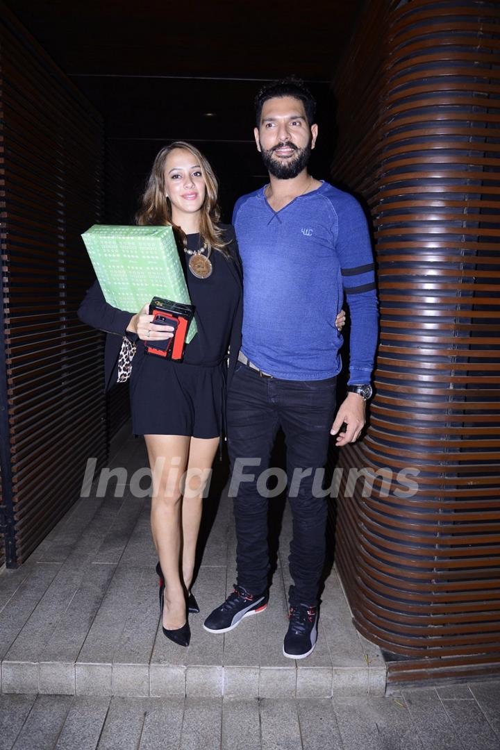 Yuvraj Singh and Hazel Keech snapped at Estelle post Dinner