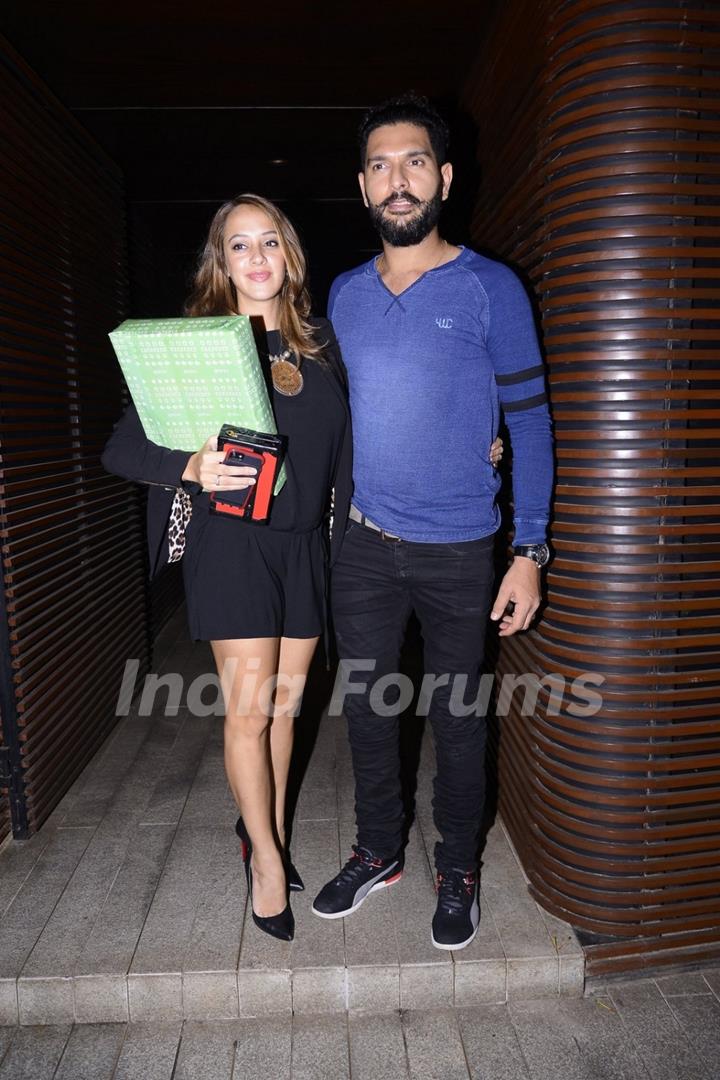 Yuvraj Singh and Hazel Keech snapped at Estelle post Dinner