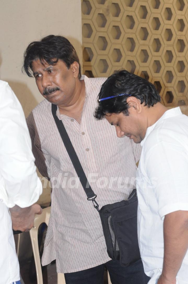 Ashok Lokhande outside Om Puri's residence to pay last respects!