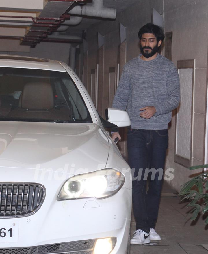 Harshvardhan Kapoor snapped leaving Kareena Kapoor's house