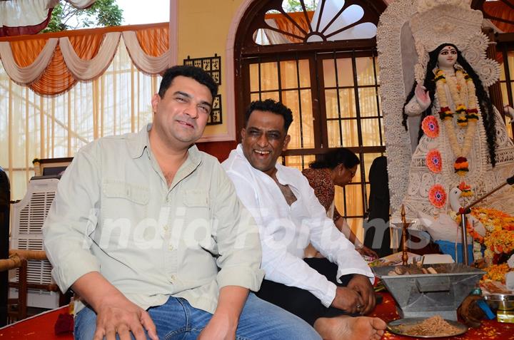 Siddharth Roy Kapur and Anurag Basu snapped at Durga Pooja