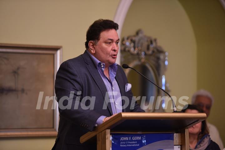 Rishi Kapoor received Lifetime Achievement Award from Rotary Club, Mumbai