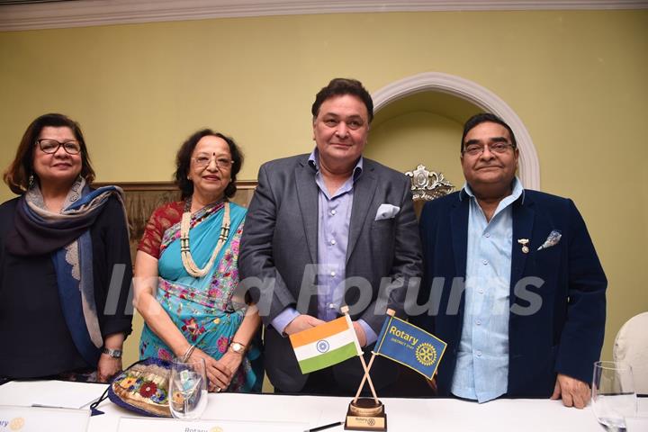 Rishi Kapoor received Lifetime Achievement Award from Rotary Club, Mumbai