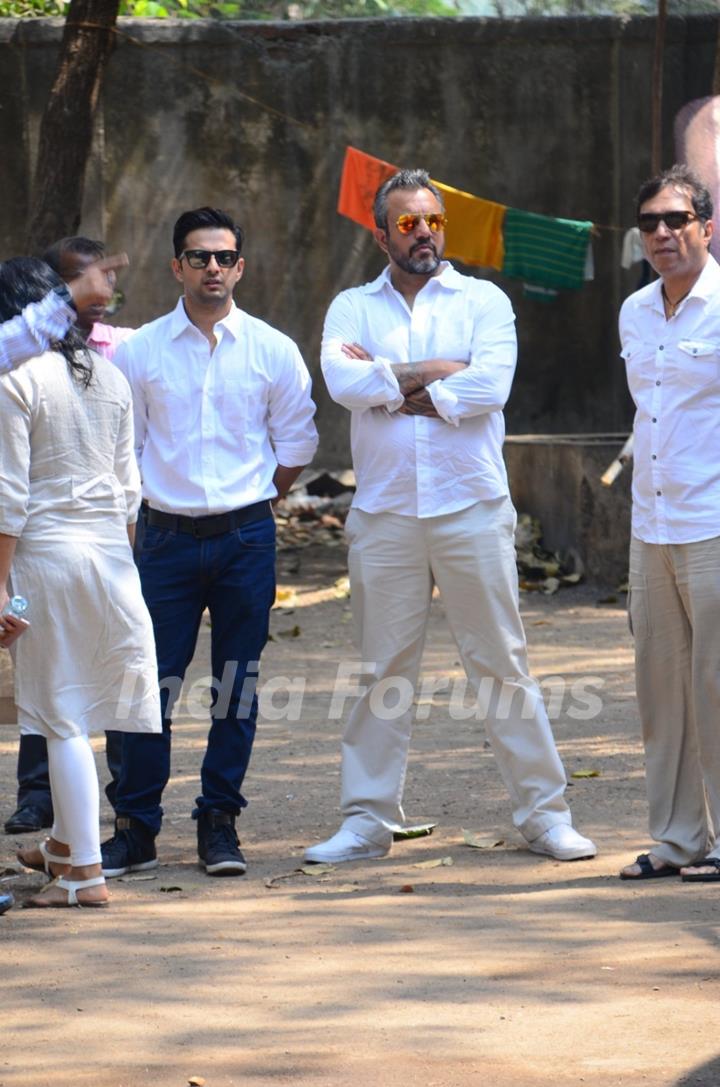 Suniel Shetty's father's funeral!