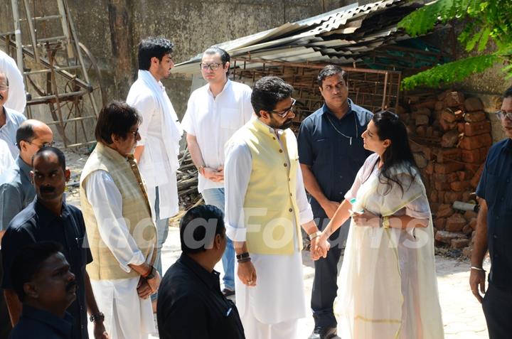 Suniel Shetty's father's funeral!