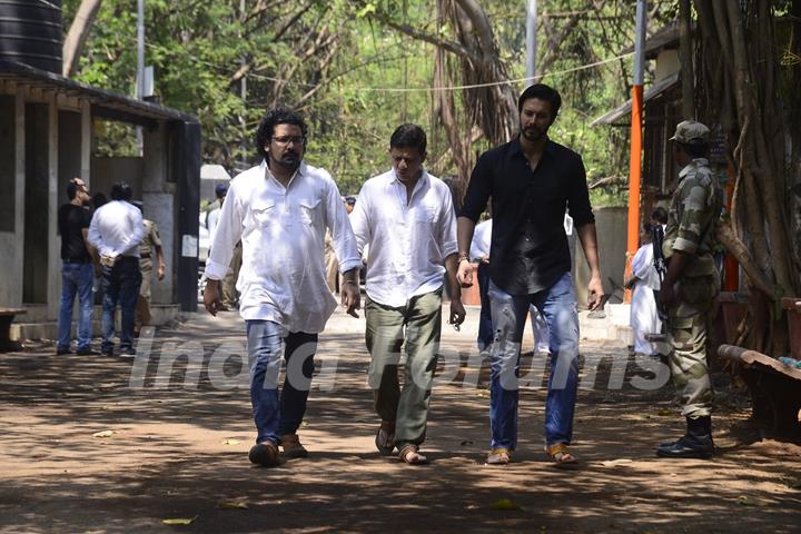 Suniel Shetty's father's funeral!