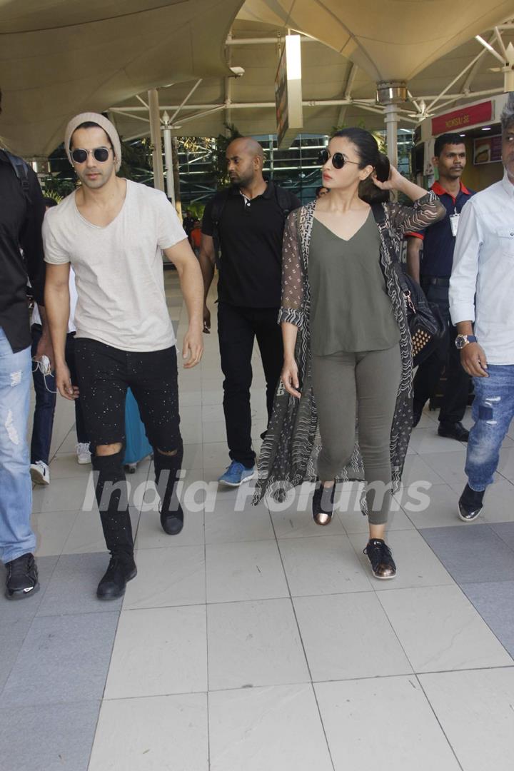 #AirportSpottings: Celebs Snapped at Airport