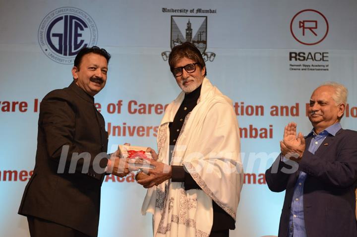 Amitabh Bachchan Launches 'Film & Entertainment' Courses