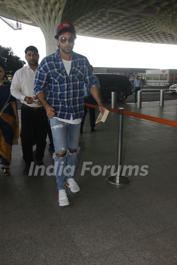 #AirportDiaries: Celebs Snapped at Airport!