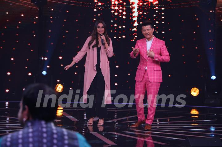 Sonakshi Sinha Promotes 'Noor' on TV Show 'Rising Star'!