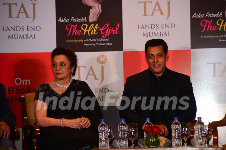 Salman Khan at Khalid Mohamed's book launch on Asha Parikh!