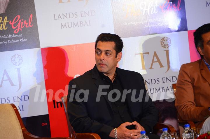 Salman Khan at Khalid Mohamed's book launch on Asha Parikh!