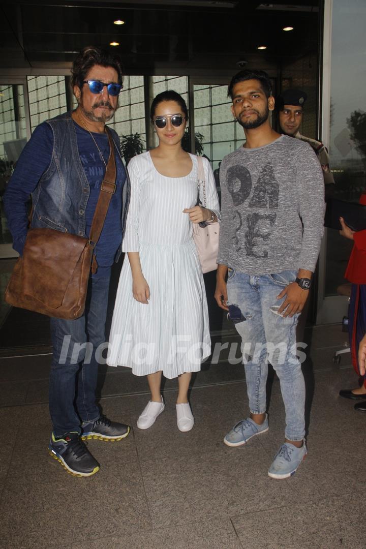 Shakti Kapoor and his daughter Shraddha Kapoor snapped at the airport!