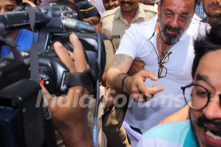 #Snapped: Sanjay Dutt leaves from Andheri Court!