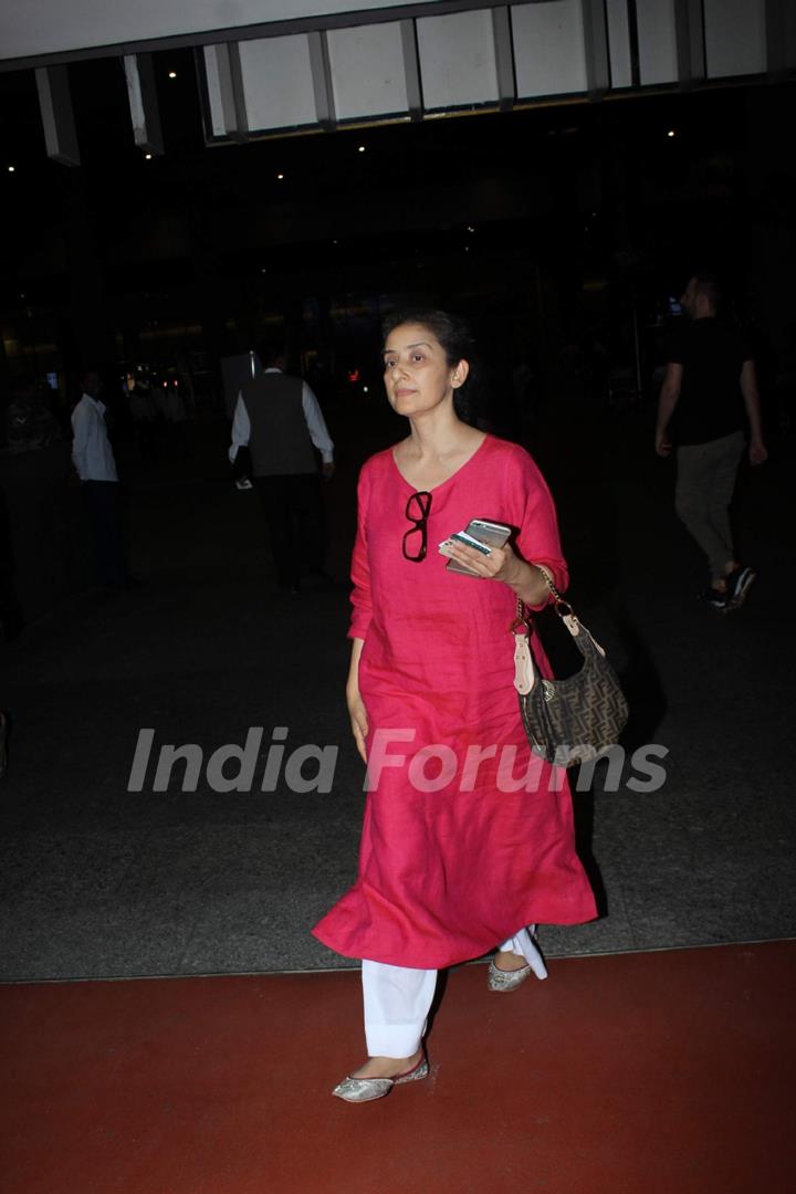 Manisha Koirala snapped at the airport!