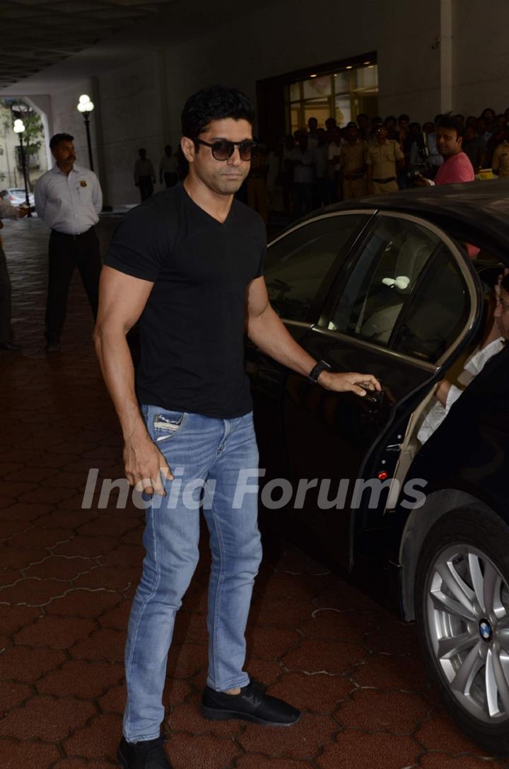 Farhan Akhtar attends Prayer Meet of Vinod Khanna